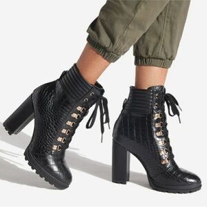 New In Box Shandee Black Lace Up Bootie, 5.5